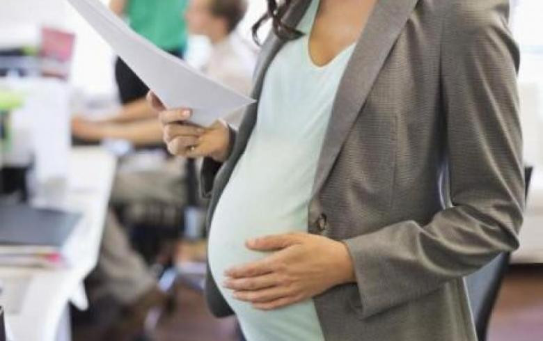 Εφετείο Αθηνών: Απαγορεύεται η απόλυση μητέρας εγκύου ή λεχώνας